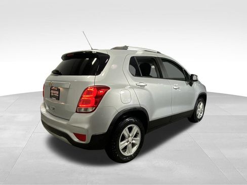 Used 2021 Chevrolet Trax LT FWD image 9