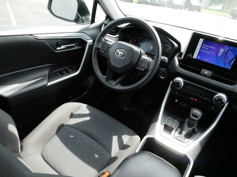 Certified 2025 Toyota RAV4 XLE AWD/4WD image 9