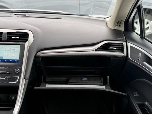 Certified 2020 Ford Fusion SE image 26