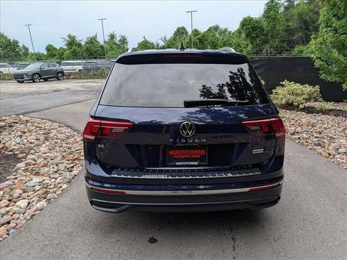 Certified 2023 Volkswagen Tiguan SE w/ Panoramic Sunroof Package FWD image 4