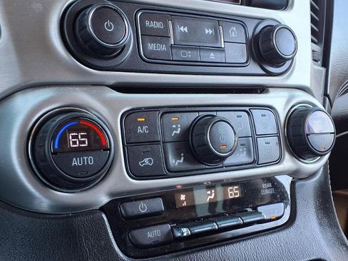 Used 2017 GMC Yukon SLE w/ SLE Value Package image 7