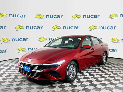 Certified 2024 Hyundai Elantra SE image 3