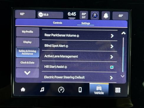 Used 2025 Jeep Grand Cherokee L Laredo RWD image 34