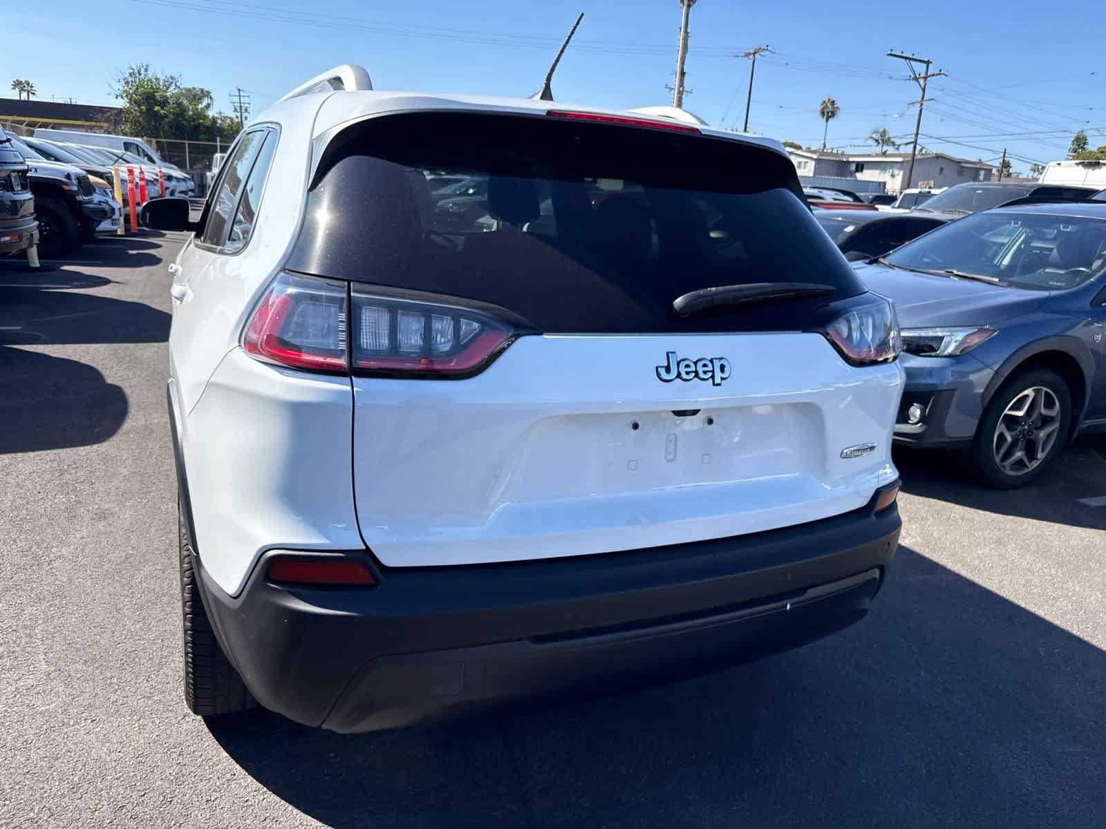 Used 2019 Jeep Cherokee Latitude Plus FWD image 17