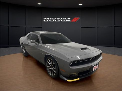 Used 2023 Dodge Challenger R/T image 1