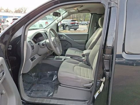Used 2019 Nissan Frontier S image 16