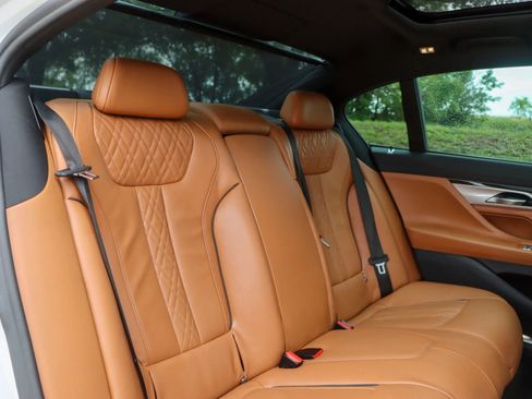 Used 2020 BMW 740i w/ M Sport Package image 19