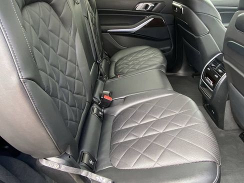 Used 2024 BMW X7 xDrive40i w/ Parking Assistance Package AWD/4WD image 19