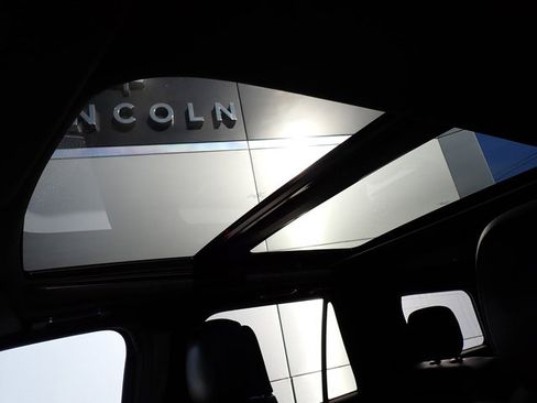 Used 2020 Lincoln Navigator Reserve image 19