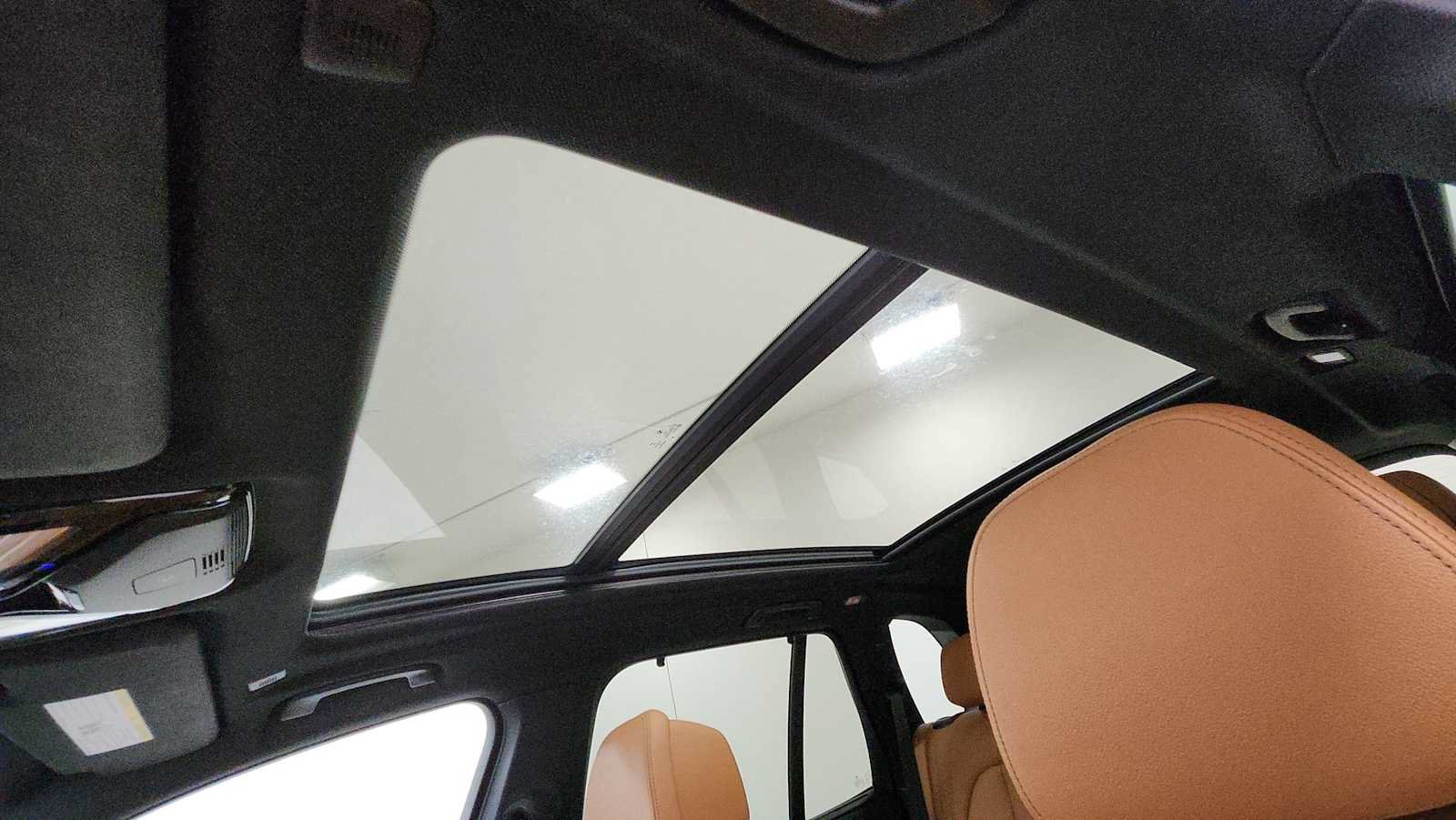 Used 2019 BMW X5 xDrive40i w/ Premium Package 2 AWD/4WD image 24