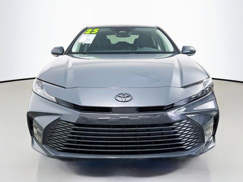 Used 2025 Toyota Camry LE FWD image 11