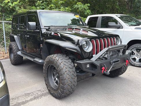 Used 2021 Jeep Wrangler Unlimited Sahara AWD/4WD image 3