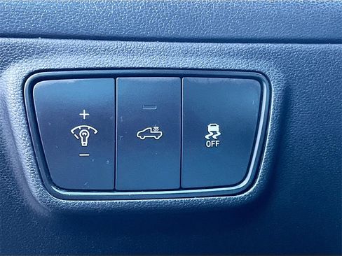 Used 2022 Hyundai Santa Cruz Limited image 10