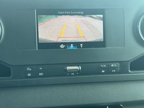 Used 2020 Mercedes-Benz Sprinter 2500 image 38