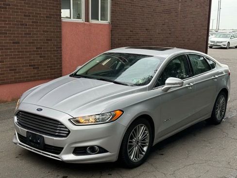 Used 2014 Ford Fusion SE w/ Equipment Group 502A FWD image 1