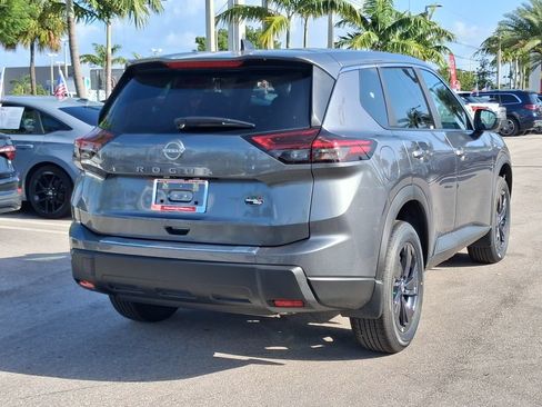 Used 2026 Nissan Rogue SV FWD image 4