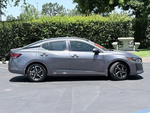 Used 2025 Nissan Sentra SV w/ All-Weather Package FWD image 4