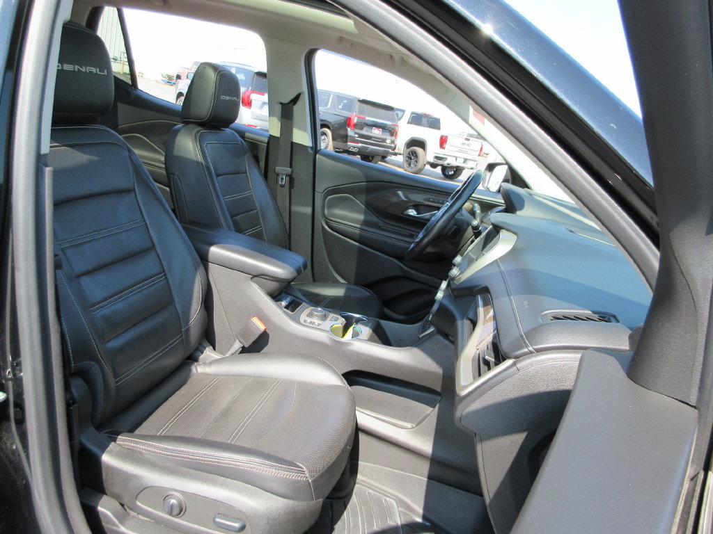Certified 2022 GMC Terrain Denali w/ Denali Premium Package AWD/4WD image 22