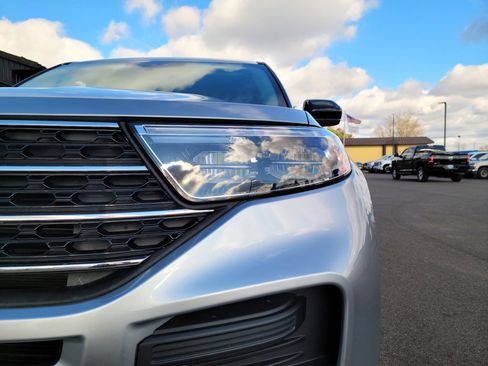 Used 2020 Ford Explorer XLT w/ Comfort Package image 24