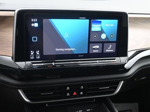 Used 2024 Volkswagen Atlas SE FWD image 15
