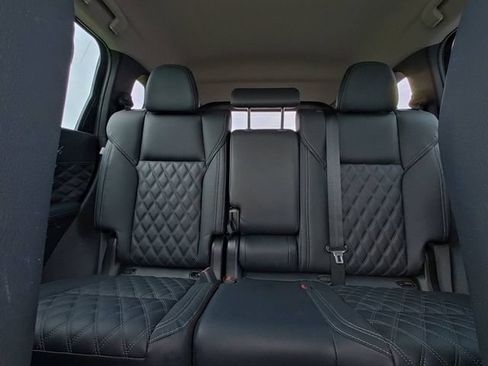 Used 2023 Mitsubishi Outlander SEL AWD/4WD image 26