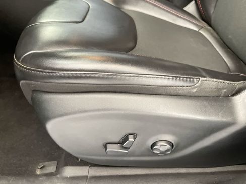 Used 2019 Jeep Cherokee Trailhawk w/ Comfort/Convenience Group AWD/4WD image 12