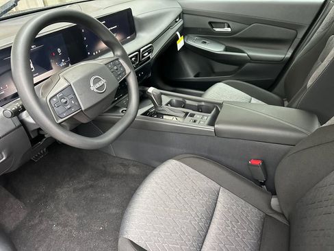 Used 2026 Nissan Sentra SV w/ Floor Mat Package FWD image 9