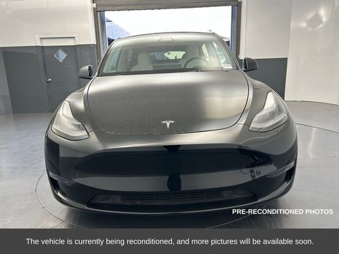 Used 2024 Tesla Model Y Performance image 9