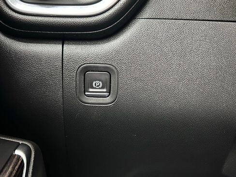 Used 2021 GMC Sierra 1500 Elevation image 22