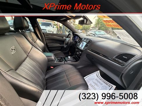 Used 2017 Chrysler 300 S w/ S Model Appearance Package RWD image 34