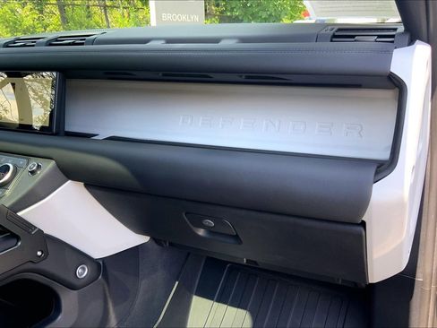 Used 2024 Land Rover Defender 110 S AWD/4WD image 18