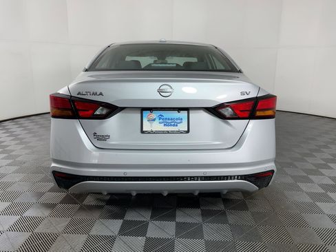 Used 2024 Nissan Altima 2.5 SV image 9