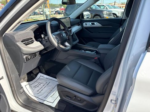 Used 2026 Ford Explorer Active w/ Active Comfort Package AWD/4WD image 13