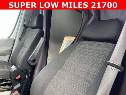 Used 2015 Mercedes-Benz Sprinter 2500 image 12