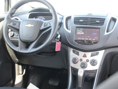 Used 2016 Chevrolet Trax LT FWD image 21