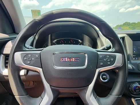 Used 2024 GMC Terrain SLE w/ Driver Convenience Package FWD image 12