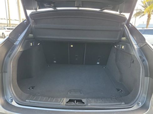 Used 2017 Jaguar F-PACE Prestige image 11