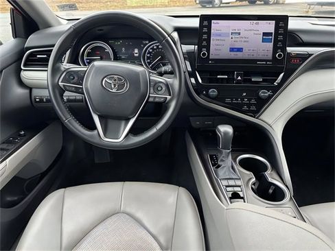 Used 2023 Toyota Camry XLE image 7
