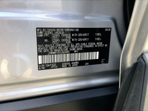 Used 2025 Toyota RAV4 XLE AWD/4WD image 33