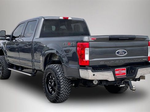 Used 2017 Ford F250 XLT w/ XLT Value Package image 4