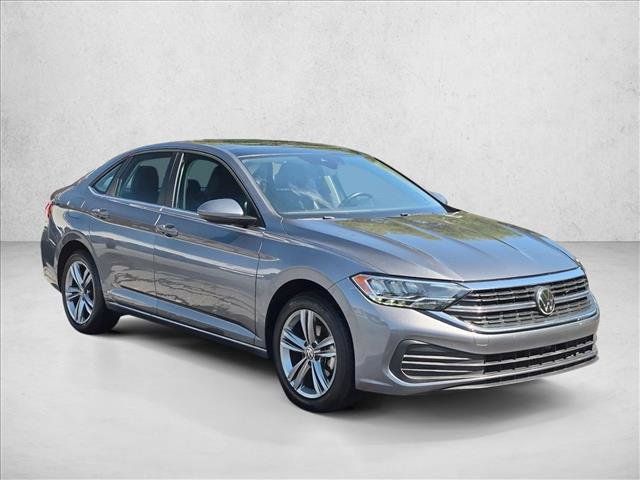 Used 2024 Volkswagen Jetta SE FWD image 3