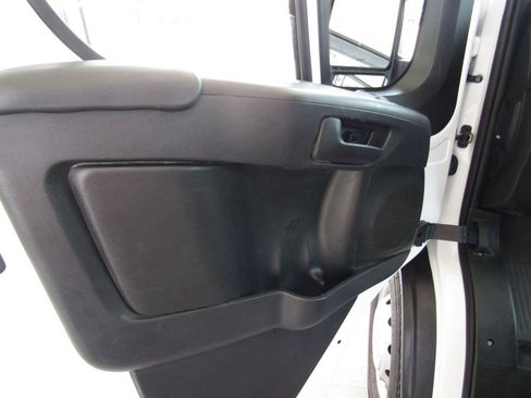 Used 2023 RAM ProMaster 2500 FWD image 13
