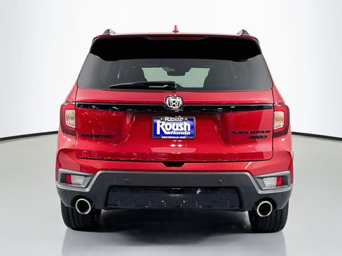 Certified 2024 Honda Passport Black Edition image 6