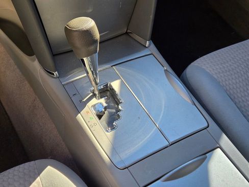 Used 2011 Toyota Camry LE image 13