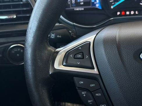 Used 2017 Ford Fusion Titanium FWD image 28