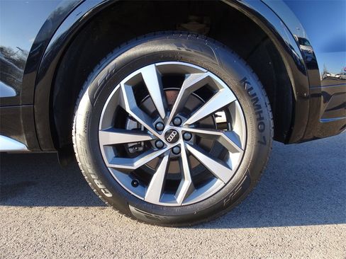 Used 2022 Audi Q5 2.0T Premium w/ Convenience Package image 23