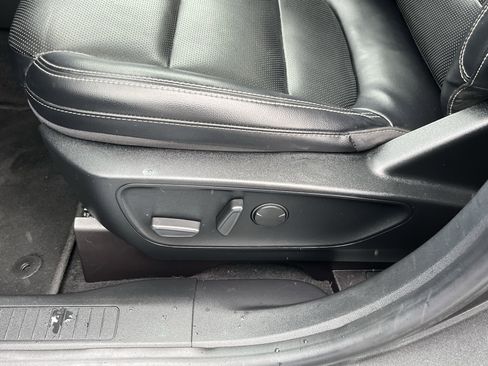 Used 2020 Ford Escape SE Sport image 18