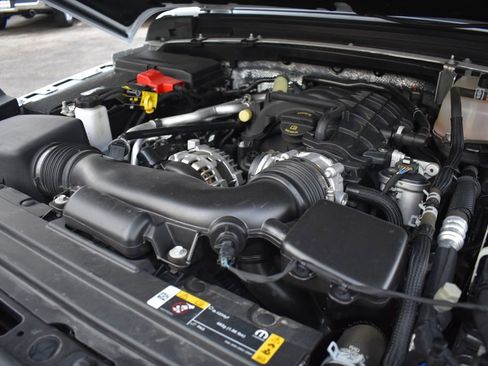 Used 2024 Jeep Wrangler Sport S image 34