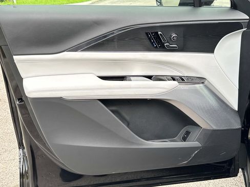 New 2025 Cadillac Lyriq Luxury image 18