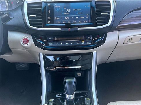 Used 2017 Honda Accord EX-L image 43